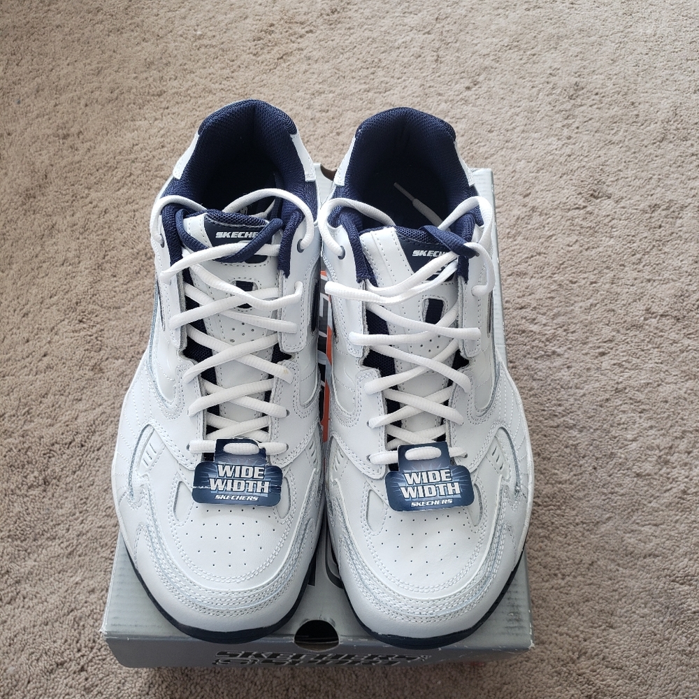 New in box Mens Skechers sparta White and navy Size 11.5 E wide